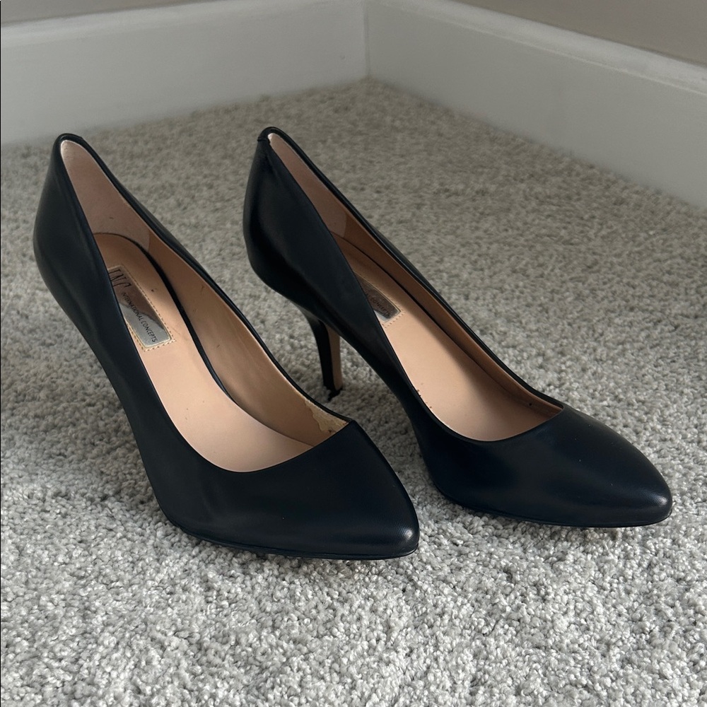 Elegant Black Women's Pumps